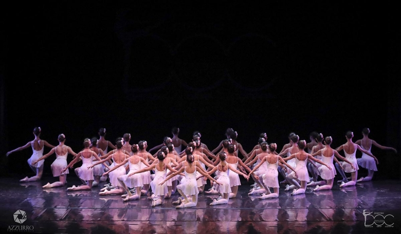 Gli allievi del corso di danza classica a Napoli