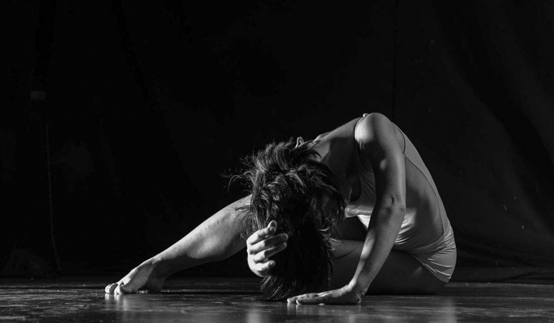 Una ballerina triste dopo aver fallito un&#039;audizione importante